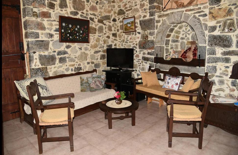 Latsida Traditional Residence With Terrace מראה חיצוני תמונה
